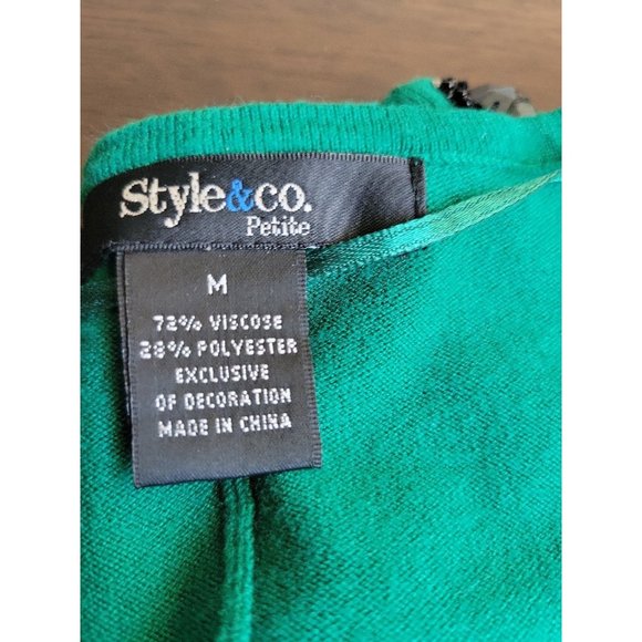 Style & Co petite. Vintage Beaded Blouse V-neck green size Medium - Picture 12 of 12